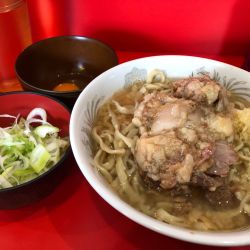 小 ネギ、生卵、野菜抜きニンニクアブラ