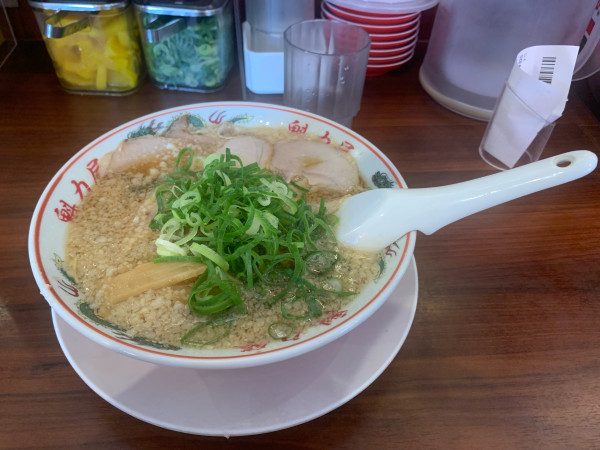 「特製醤油ラーメン　背脂多め」@ラーメン魁力屋 港北インター店の写真