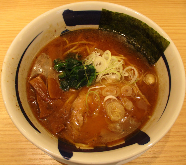 「中華そば　930円」@つけ麺専門店 三田製麺所 歌舞伎町店の写真