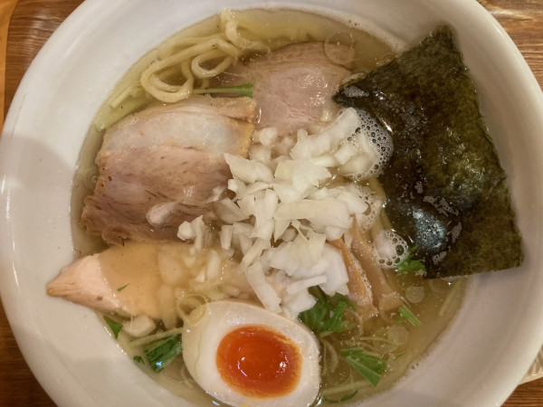 「特製塩煮干らぁ麺」@らぁ麺屋まるわの写真