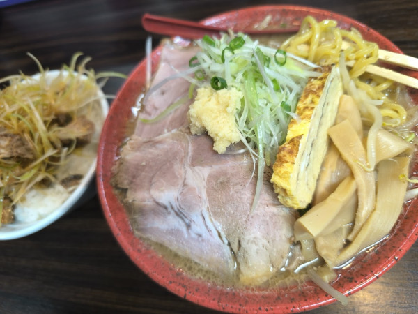 「焼味噌らーめん(890)＋ミニネギ丼(300)」@味噌ラーメン くまおやじの写真