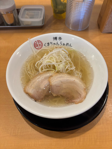 「クリアとんこつ」@博多くまちゃんらぁめん 春日店の写真