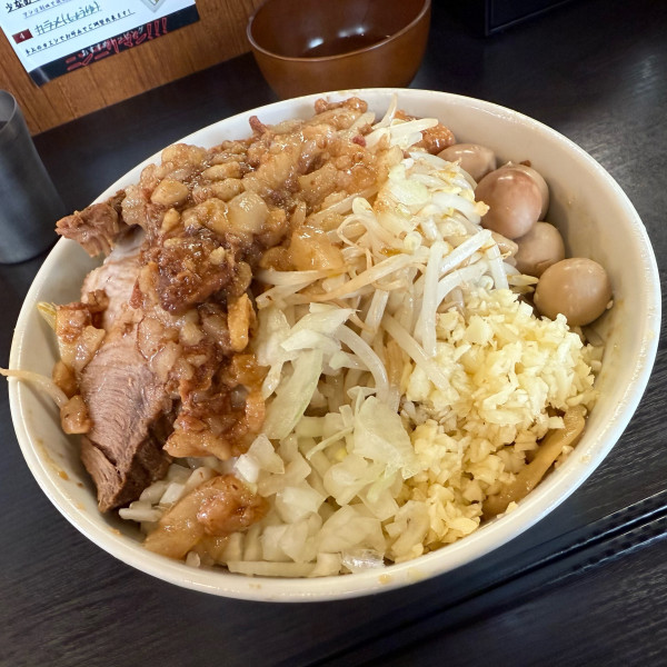 「ラーメン・汁なし変更・漬けうずら 『コール』 ニンニクマシ、アブ」@マジックの道の写真