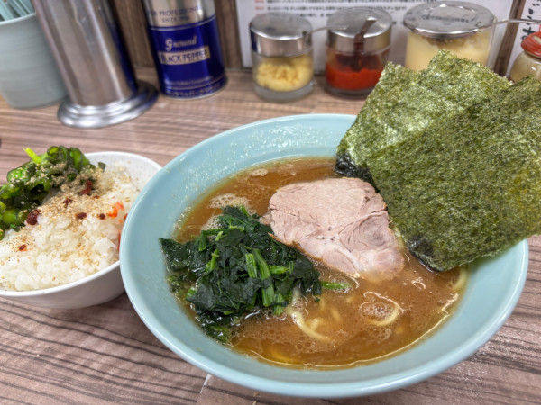「ラーメン並」@横浜ラーメン 武蔵家 中野本店の写真