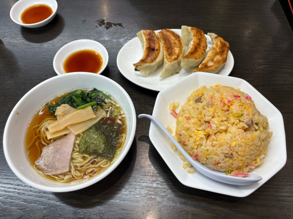 「Aセット + 餃子」@東京亭 昭島店の写真