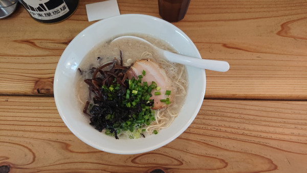 「豚骨らーめん 塩」@豚骨ラーメン おかだの写真