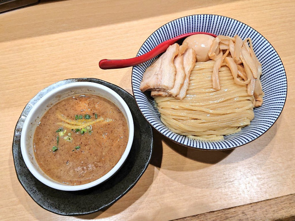 「特製スペシャル 濃厚魚介つけ麺 (中盛り)」@塩つけ麺 灯花の写真