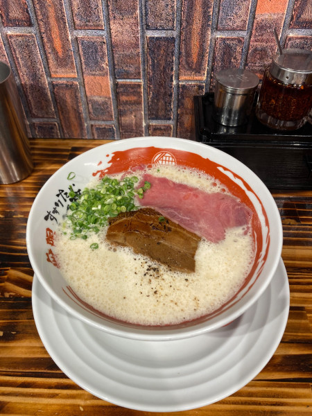「牛骨白湯ラーメン930円」@無限ラーメンの写真