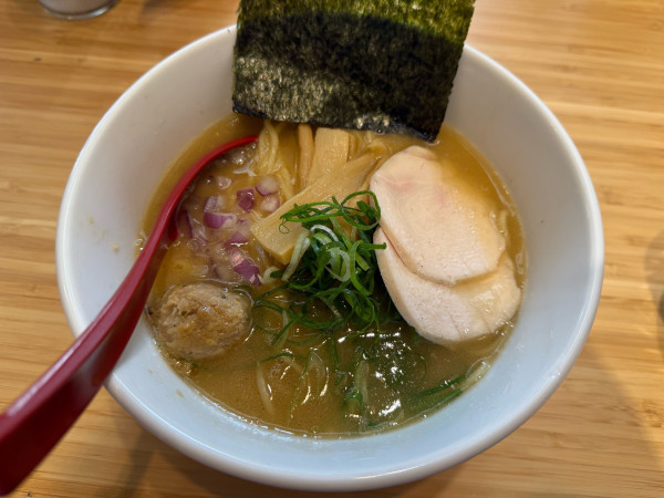 「濃厚鶏白湯らぁ麺(醤油)」@らぁ麺 ちり葉の写真