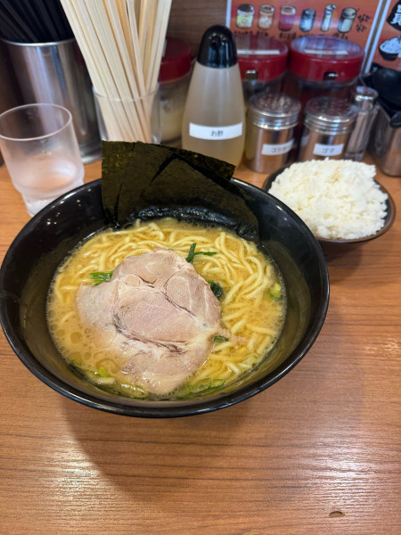 「らーめん」@横浜家系ラーメン まくり家 川崎店の写真