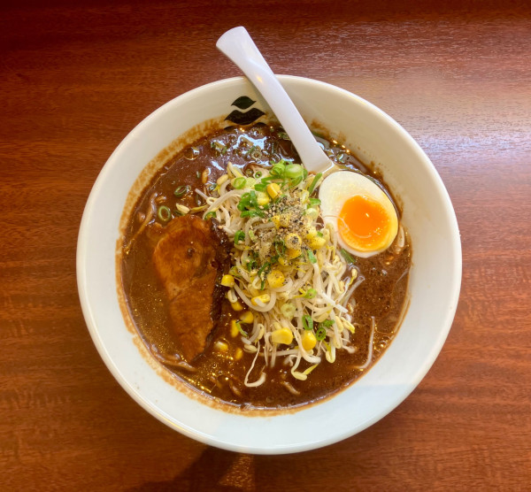 「クロ味噌ら〜めん元祖濃い味　1100円」@三平らーめん 照国本店の写真