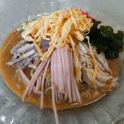 冷やし中華 880円