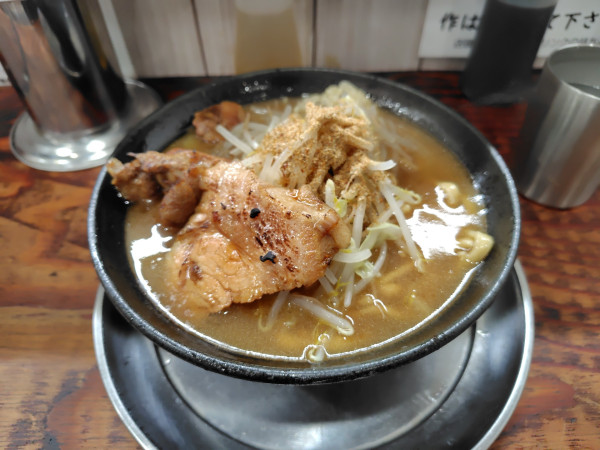 「小ラーメン(麺少なめ)¥1000」@麺でる 川崎店の写真