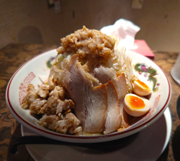 「なおじの特製油そば+半ライス」@新潟発祥 なおじ 有楽町店の写真