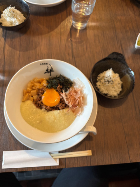 「とろろわさびのまぜそば~じゃこの追い飯付き~」@自家製麺 絆の写真