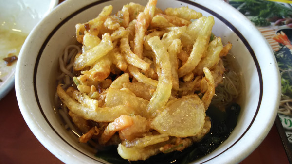 「瀬戸内産海老のかき揚げそば、ミニ玉子丼」@山田うどん食堂 熊谷140号バイパス店の写真