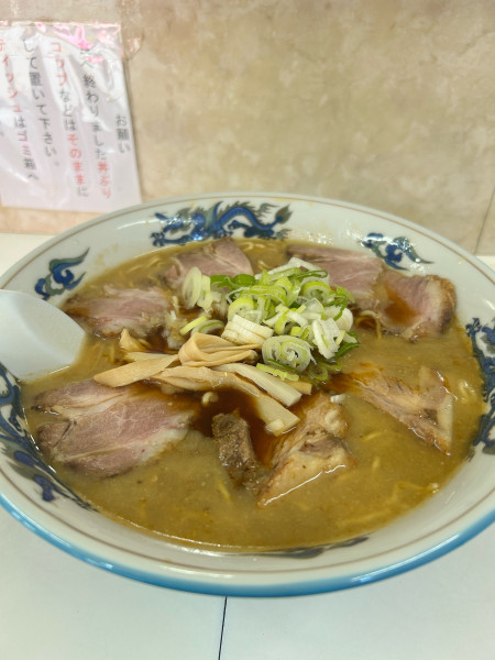 「チャーシューメン　大盛り　1350円」@元祖北海道旭川ラーメン ぺーぱんの写真