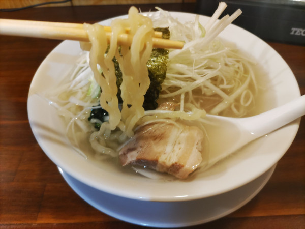 「朝ラー600チャーシュー250 細葱250 計1100円」@伊藤商店 仙台朝市店の写真