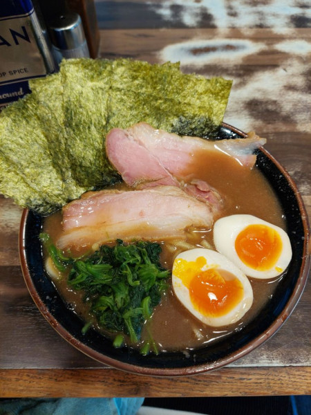 「のり玉ラーメン＋小ライス」@神田ラーメン わいず 神田本店の写真