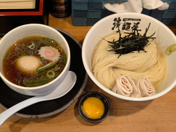 「限定煮干し風味の冷たいつけそば並 卵黄がごめ昆布トッピング」@清麺屋の写真