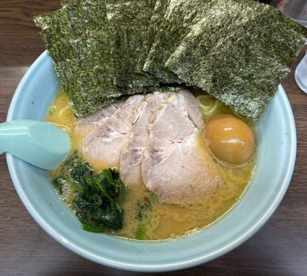 「チャーシュー麺+味玉+海苔」@とんぱた亭 片倉町店の写真
