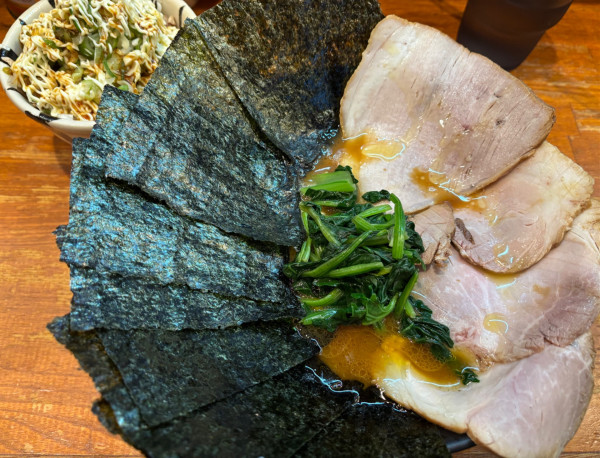 「チャーシュー麺+海苔+釜焼きチャーシュー丼」@末廣家の写真
