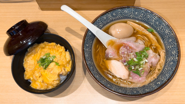 「味玉中華そば あっさり淡麗+半熟鴨だし親子丼」@鴨と上州地鶏 中華そば 鷹の写真