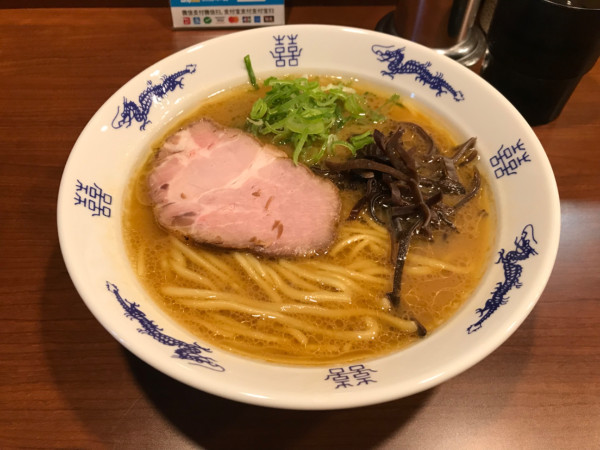 「ストロング醤油豚骨ラーメン 1000円」@ラーメンニキ新橋の写真