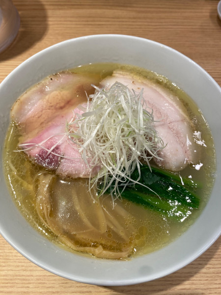 「塩らぁ麺＋訳あり味玉」@中村麺三郎商店の写真