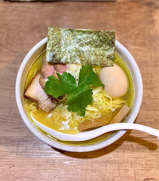 「天草大王の鶏塩そば+味玉」@らーめん つけめん 和み屋の写真