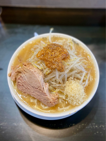 「中ラーメン」@WILD PIGの写真