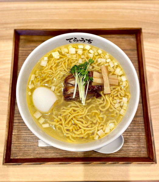 「中華そば【塩】（大盛）」@磨宝の鶏 中華そば てらうちの写真