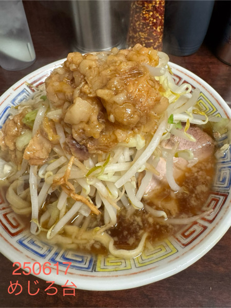 「ミニラーメン＋生玉子　700+50」@ラーメン二郎 めじろ台店の写真