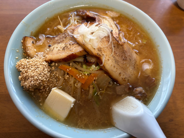 「みそバターチャーシュー+納豆　1100円」@阿部支店の写真