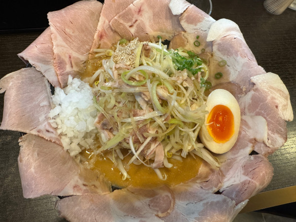 「濃厚デラックスラーメン」@麺屋 黒源の写真