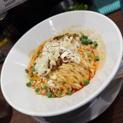 汁無し担々麺黒