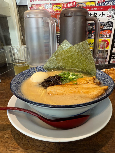 「ノーマル醤油豚骨」@ラーメン・つけめん 藤虎の写真