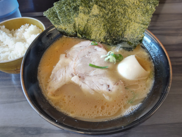 「味玉朝ラー＋チャー､のり、朝ライス50円」@横浜家系らーめん 武術家の写真