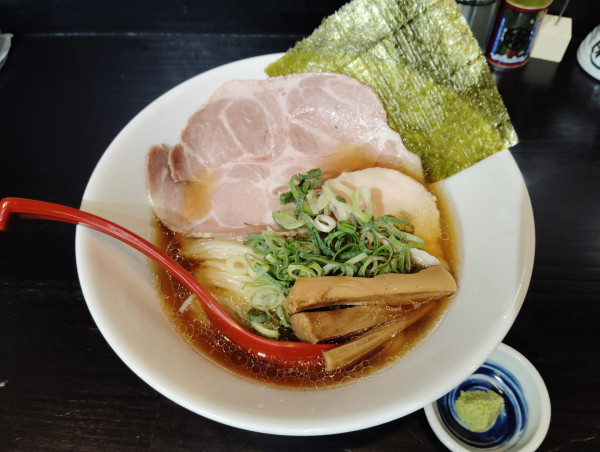 「冷やし煮干しラーメン　　950円」@らぁ麺すみれ堂の写真