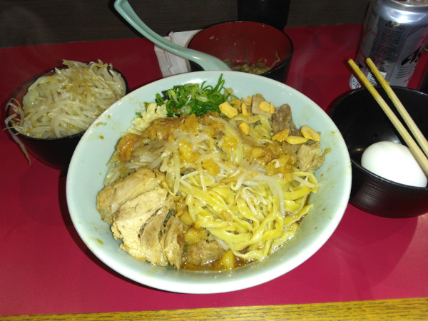 「まぜそば少なめ¥1100 生卵¥80 おつまみビール¥500」@ラーメンきずなの写真