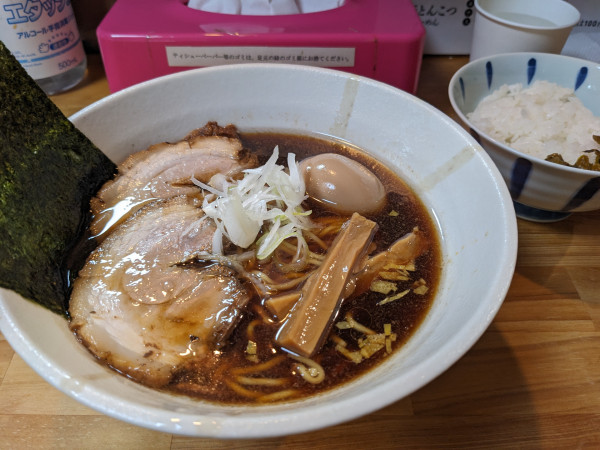 「醤油ラーメン（並）+味玉+小ライス」@麺屋 晴の写真