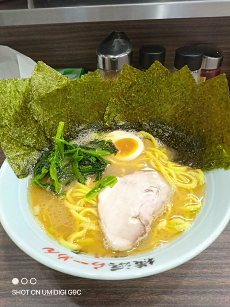 「らーめん+海苔増し」@一八家 弘明寺店の写真