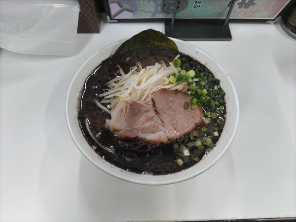 「黒ラーメン」@ぶたまるきの写真