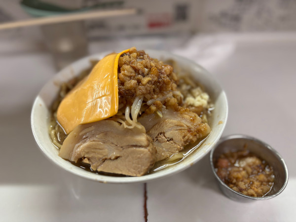 「ラーメン+チーズ」@ラーメン荘 歴史を刻め なかもず店の写真