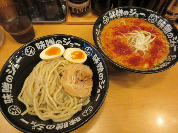 「限定　ＦＩＲＥ味噌つけ麺（１０００円）」@味噌のジョーの写真