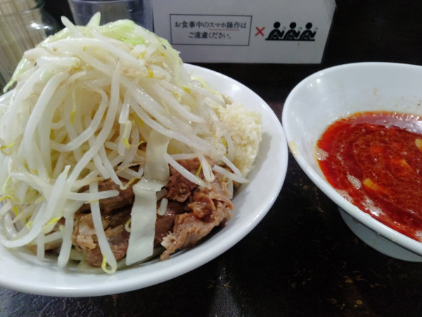 「赤いつけ麺」@ぶたけん。の写真