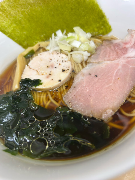 「しょうゆラーメン」@らぁ麺 琥珀の写真