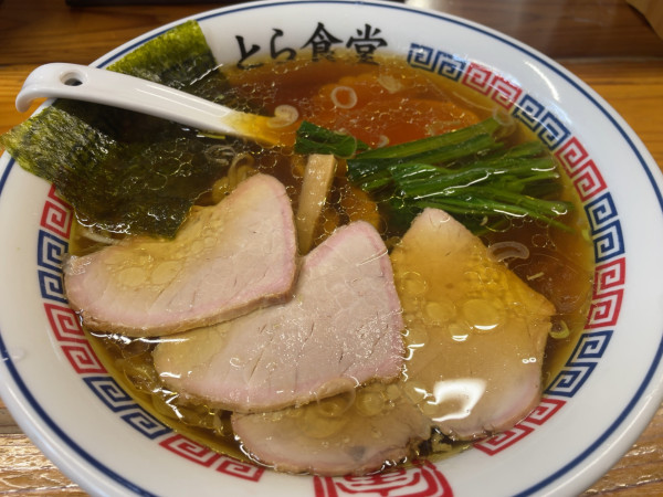 「手打ち中華そば950円」@とら食堂の写真