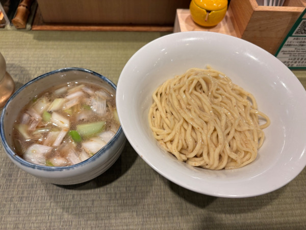 「鴨汁つけそば」@らーめん 鴨to葱 イイトルミネ新宿店の写真