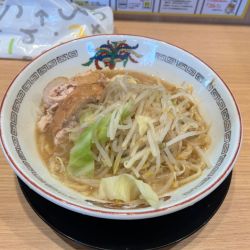 ミニラーメン　ニンニク少し　野菜少なめ